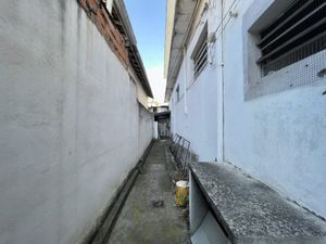 Image 47 - 920213