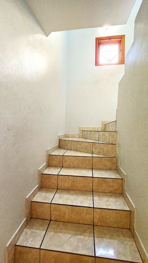 Image 12 - 920223