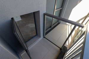 Image 6 - 920226