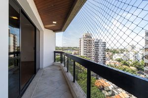 Image 6 - 920227