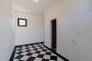 Image 41 - 920227