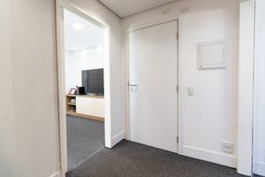 Image 17 - 920228