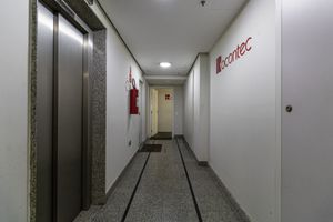Image 26 - 920228