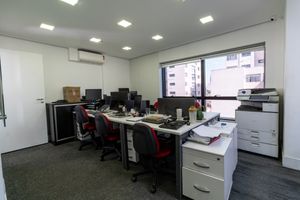 Image 27 - 920228