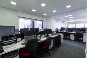 Image 32 - 920228