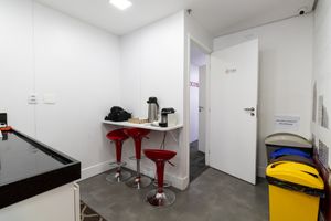 Image 38 - 920228