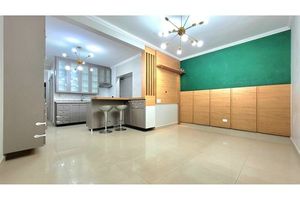 Image 32 - 920229