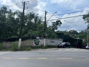 Image 1 - 920233