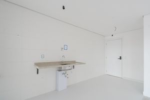 Image 17 - 920235