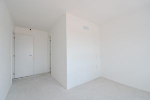 Image 30 - 920235