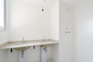 Image 33 - 920235