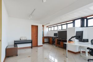 Image 38 - 920242