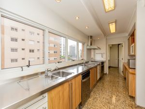 Image 19 - 920253