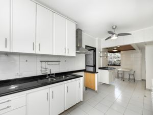 Image 4 - 920254