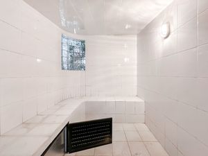 Image 30 - 920254