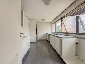 Image 14 - 920268
