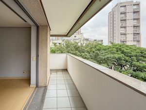 Image 22 - 920268
