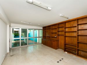 Image 3 - 920274