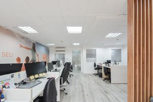Image 21 - 920282