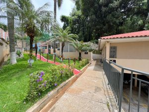 Image 11 - 920285