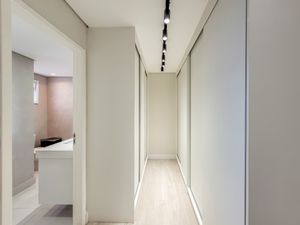 Image 24 - 920291
