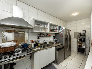 Image 23 - 920300