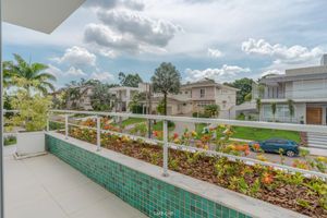 Image 11 - 920301