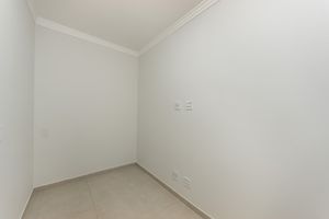 Image 7 - 920310