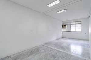 Image 10 - 920311