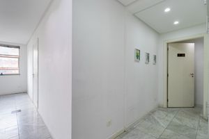 Image 13 - 920311