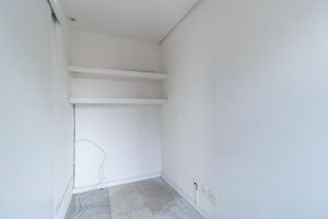 Image 19 - 920311