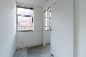 Image 21 - 920311