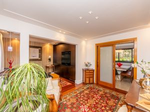 Image 8 - 920315