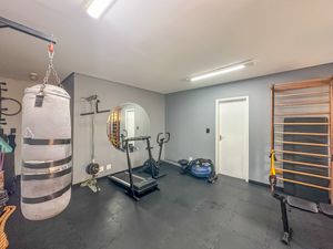 Image 35 - 920315