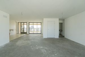 Image 10 - 920316
