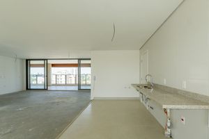 Image 21 - 920316