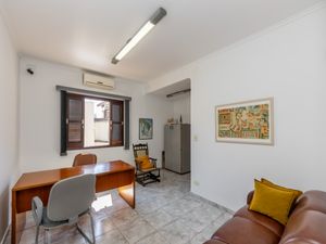 Image 19 - 920321