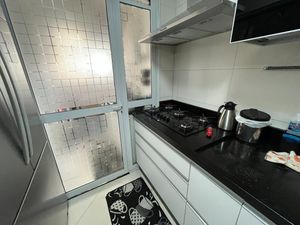 Image 10 - 920325