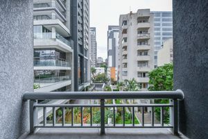 Image 6 - 920329