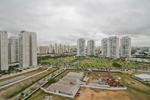 Image 17 - 920335