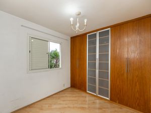 Image 21 - 920340
