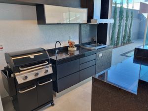 Image 19 - 920343