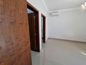 Image 34 - 920343