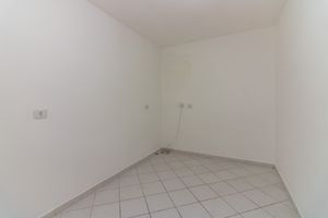 Image 39 - 920346
