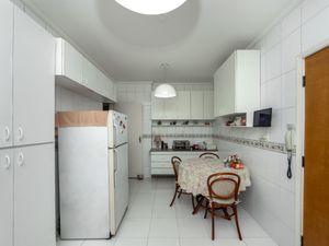 Image 15 - 920350
