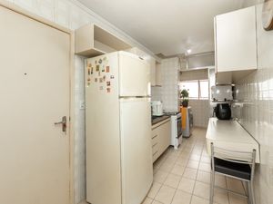 Image 20 - 920352