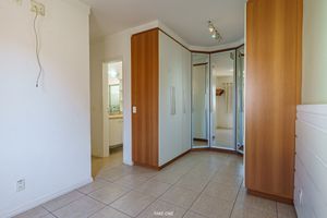 Image 3 - 920362