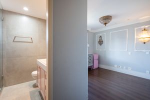 Image 31 - 920371