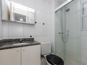 Image 21 - 920380