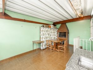 Image 22 - 920385